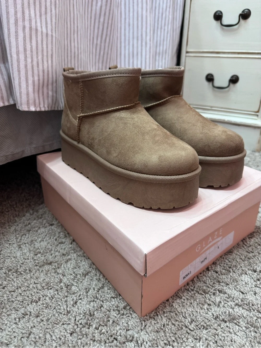 Glaze Women's Taupe Suede Platform Slip-On Boots- size 8
